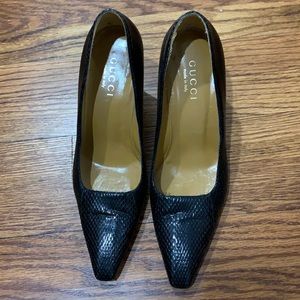 Gucci vintage black snakeskin pumps
